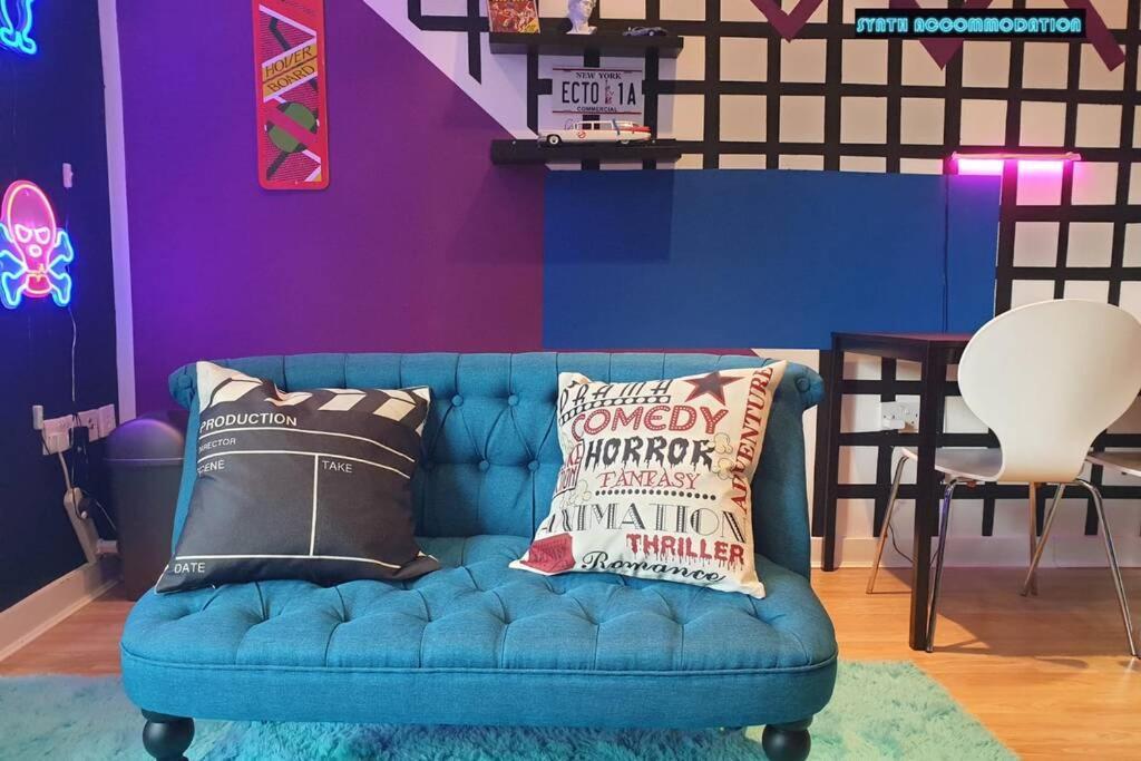 80S Retro 1Bed Studio Serviced Apartment Canary Wharf Perfect For Solo & Couple Travellers Лондон Экстерьер фото